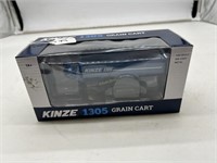 Kinze 1305 Grain Cart 1/64