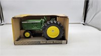John Deere Row Crop Tractor 1/16