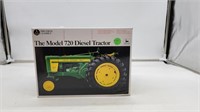 John Deere 720 Diesel Tractor 1/16