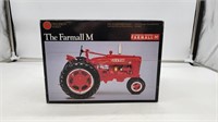 Farmall M Tractor 1/16