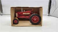 Farmall 350 Wide Front Tractor 1/16