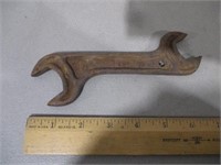 IH Wrench