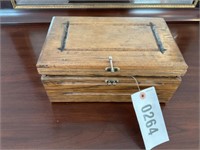 Vintage Wooden Jewelry Box, approx. 11.5"x7"x5"