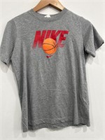 New($45) Kids Boys Nike T-Shirt Size L