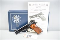(R) Smith & Wesson Model 52-2 .38Spl Pistol