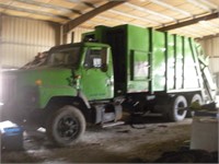 1997 International w/ Garbage Truck Body