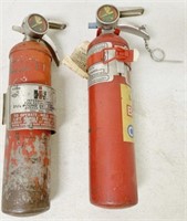 (2)IH 2 3/4 Pound Dry Chemical Fire Extinguisher