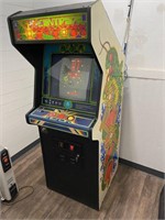 Pretty nice 1981 Atari CENTIPEDE arcade game works