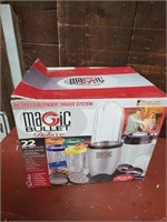 Magic Bullet in box No Pitcher