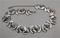Talbets silver tone leaf necklace 15.5 in