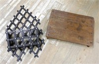 Lattice Newspaper Hanger and Wooden Plateau.