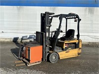 Cat EP18KT Electric Forklift - Needs Repairs