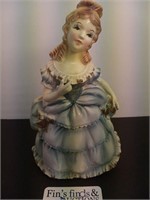 MID-CENTURY "GONE WITH THE WIND" PORCELAIN FIGURNE