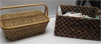 WICKER PICNIC BASKET & BASKET FULL OF NINENS,