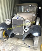 1930 Ford Model A Coup w/Rumble Seat & Luggage
