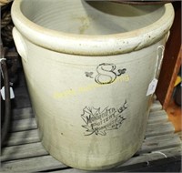 #8 Monmouth Pottery Crock