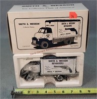 1952 1/34 Smith & Wesson Ford Van