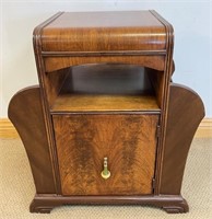 DESIRABLE 1930'S WALNUT ART DECO END TABLE - STAND