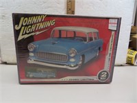AMT Johnny Lightning 1955 Chevy Nomad 1/25 Scale