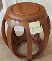 F - ROUND WOOD ACCENT TABLE 20X12" (B19)