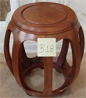 F - ROUND WOOD ACCENT TABLE 20X12" (B18)