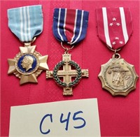 F - LOT OF 3 MILITARY MEDALS (C45)