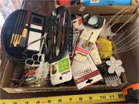 Hair accessories and manicure set