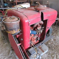 Gas engine, red, stored inside
