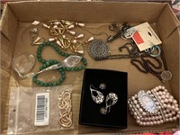 Jewelry box lot