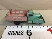 Vintage Wyandotte pink/ green truck 10"