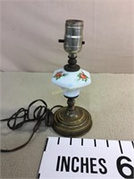 Vintage electric bedside/ dresser lamp hand