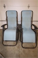 LOT OF 2 OUTDOOR RECLINING BEACH CHAIRS
