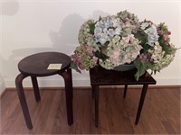 LOT OF 2 SMALL TABLES PLANT STANDS WITH FLORAL