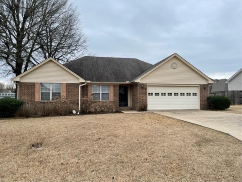 Real Estate Auction - 2303 Thomas Dr., Searcy, AR