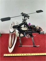 LARGE RC CONTROLLED HELICOPTER FOR ENGINE PARTS
