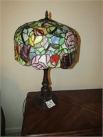 STAINED GLASS SHADE TABLE LAMP