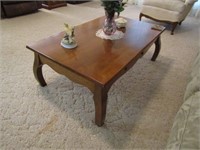 COFFEE TABLE W/ DRAWER