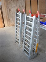 FOLDING STEEL ARCHED LOADING RAMPS