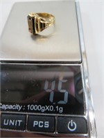 4.5 grams 10K Gold Class Ring Size 5.5