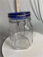 fido jar with blue lid