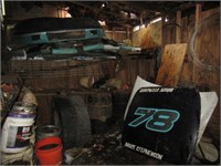 Contents of corner that includes dirt car racing