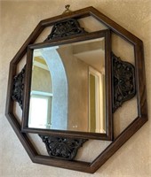 F - WALL MIRROR IN CARVED OCTAGON FRAME 33"SQ