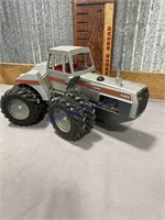 SCALE MODELS 1:16 WFE 4-270 TRACTOR, WHEELS HAVE