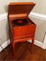 Vinyl record player cabinet