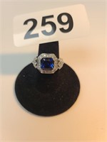 Ladies .925 silver ring w/ blue stone sz 7 6.2 gr