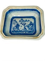 16 TH CHINESE BLUE AND WHITE BOWL DISH
