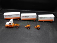 NIB Winross TNT Reddaway Triple Tractor Trailer