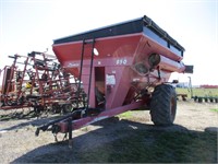Demco 850 Pull Type Grain Cart