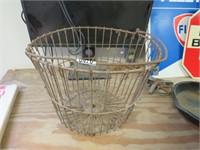 Vintage Wire Egg Basket w/ Handle