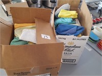 2 boxes cleaning cloths
